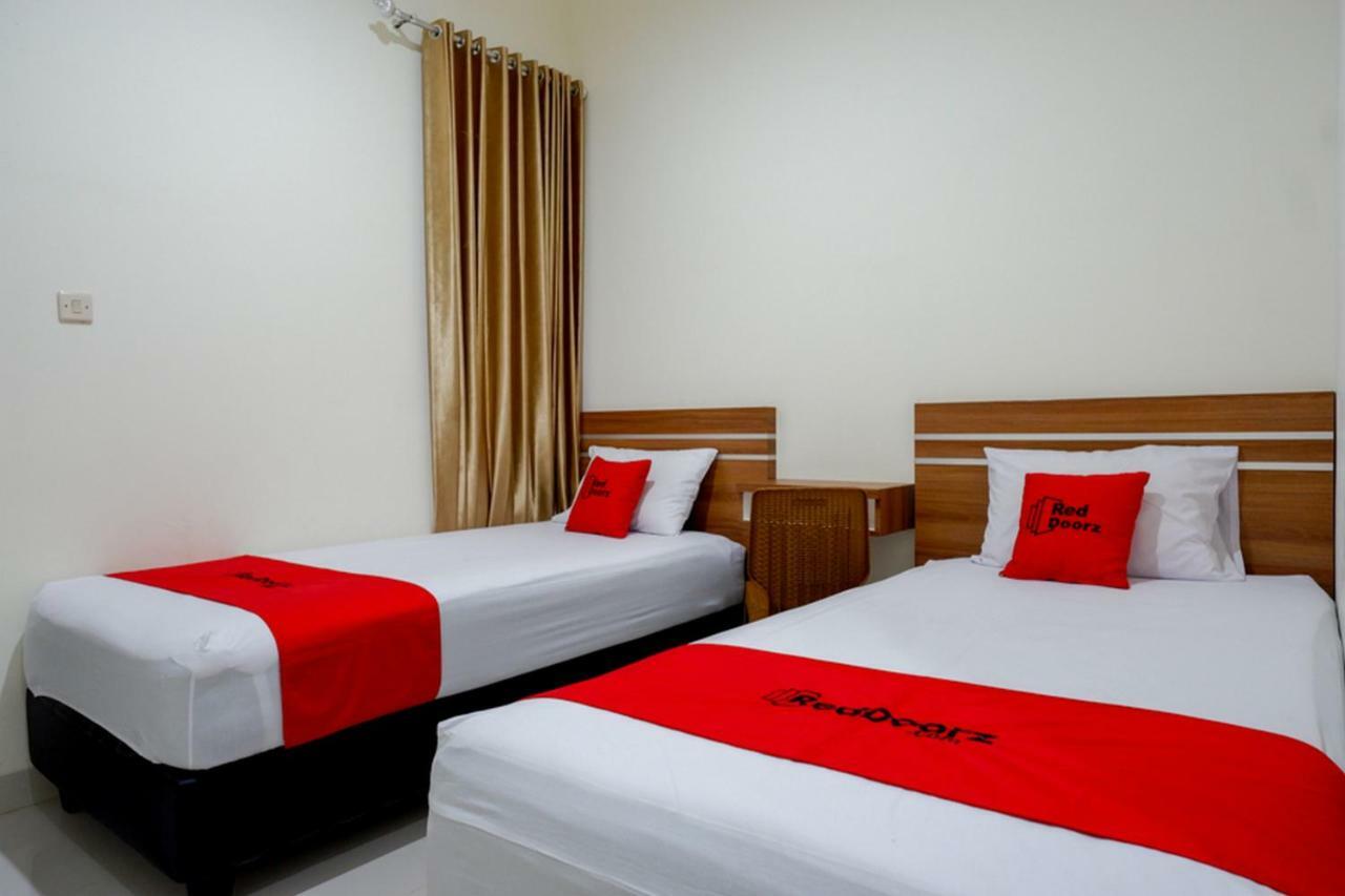 Reddoorz Near Living Plaza Purwokerto Hotel Exterior photo